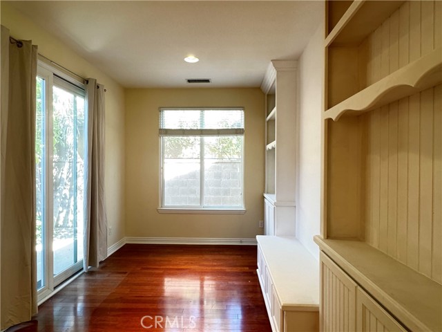 Detail Gallery Image 6 of 11 For 8 Riveroaks, Irvine,  CA 92602 - 4 Beds | 3/1 Baths