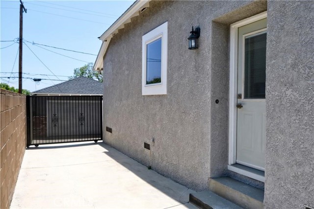 2031 Jolley Drive, Burbank CA: https://media.crmls.org/medias/29ec78b2-b69d-43c7-97d3-316c773de8c1.jpg