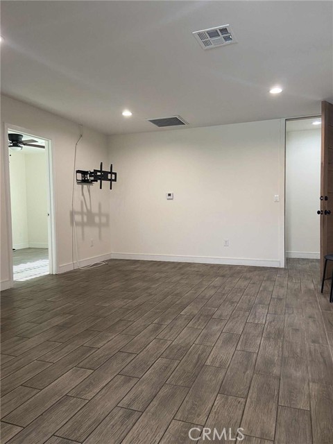 Detail Gallery Image 4 of 10 For 8659 Shirley Ave, Northridge,  CA 91324 - 2 Beds | 2 Baths