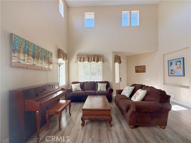 Detail Gallery Image 10 of 29 For 23964 Old Pomegranate Rd, Yorba Linda,  CA 92887 - 5 Beds | 3 Baths
