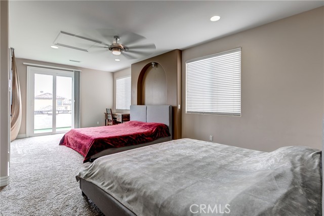213 Baltimore Avenue, Huntington Beach CA: https://media.crmls.org/medias/29ee0f14-15dd-4734-b858-9a50f2780b4a.jpg