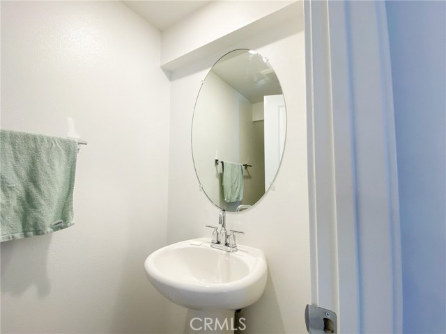 Detail Gallery Image 10 of 21 For 947 N Divino Privado #9,  Ontario,  CA 91764 - 3 Beds | 2/1 Baths