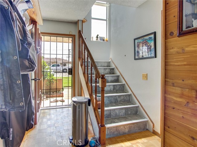 10552 Royal Oak Way, Stanton CA: https://media.crmls.org/medias/29ee7479-80be-4f94-a6a3-1fd1f8aa23e4.jpg