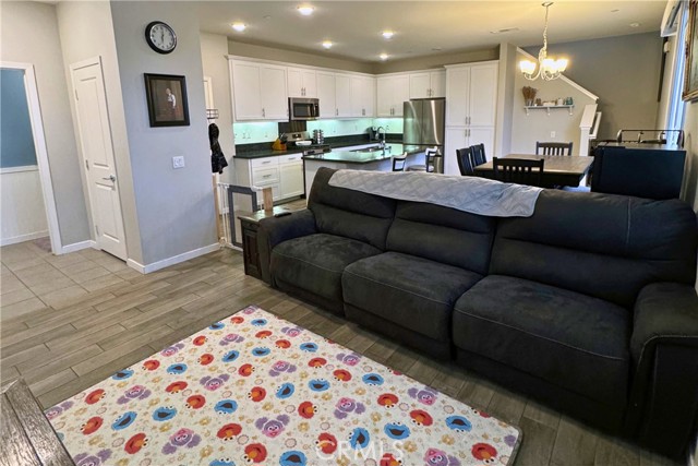 Detail Gallery Image 5 of 14 For 27448 Clarise Ln, Murrieta,  CA 92562 - 4 Beds | 3 Baths