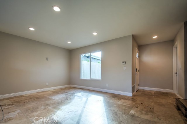 Detail Gallery Image 5 of 38 For 22901 Leo Ln, Lake Forest,  CA 92630 - 4 Beds | 2/1 Baths