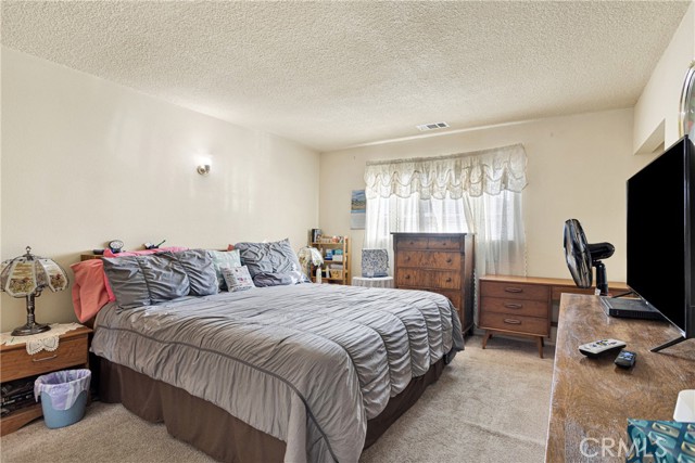 Detail Gallery Image 14 of 28 For 13463 Seminole Rd, Apple Valley,  CA 92308 - 4 Beds | 2 Baths