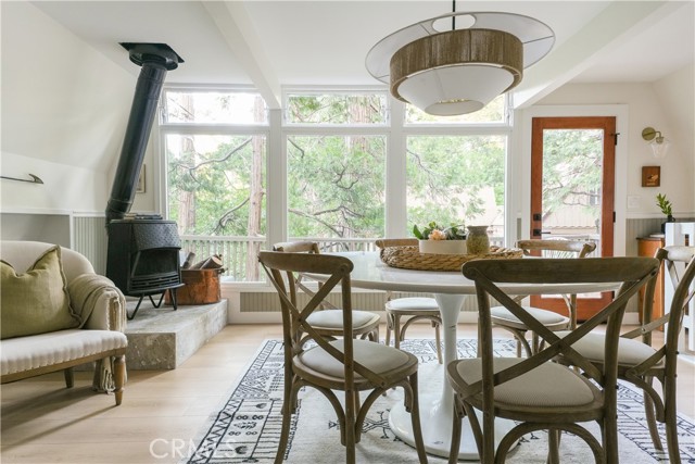 27824 Fern Dell Road, Lake Arrowhead CA: https://media.crmls.org/medias/29ef5718-278d-4aa4-a4f4-5e6220942f14.jpg