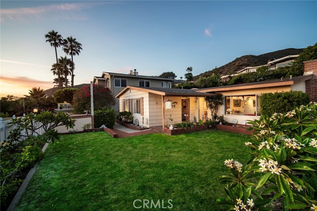 30802 Marilyn Drive, Laguna Beach CA: https://media.crmls.org/medias/29ef735f-ad6f-4016-939e-6d5b84872276.jpg