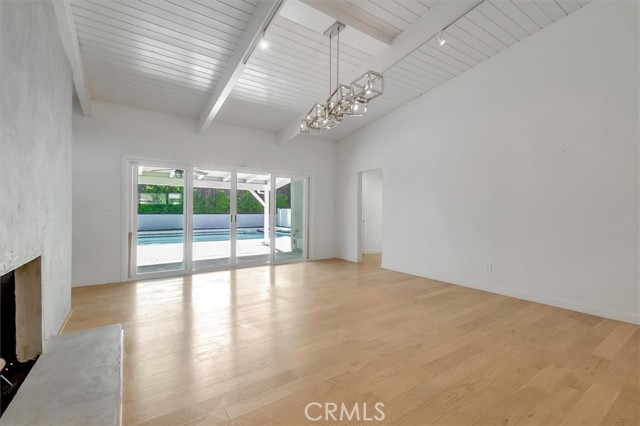 Detail Gallery Image 14 of 66 For 24216 Calvert St, Woodland Hills,  CA 91367 - 5 Beds | 3/1 Baths