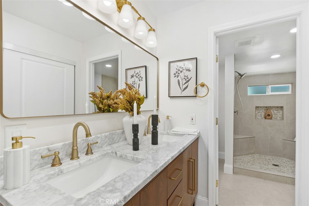 MLS #OC25217279 image #20