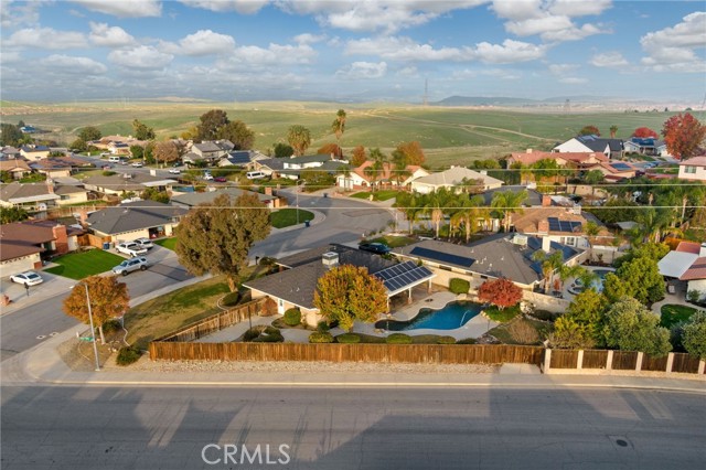 Detail Gallery Image 3 of 47 For 6001 Meadow Glen, Bakersfield,  CA 93306 - 3 Beds | 2 Baths