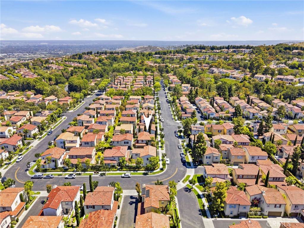 https://media.crmls.org/medias/29f0c773-0ad6-445d-bd75-05f60b96753c.jpg?preset=X-Large
