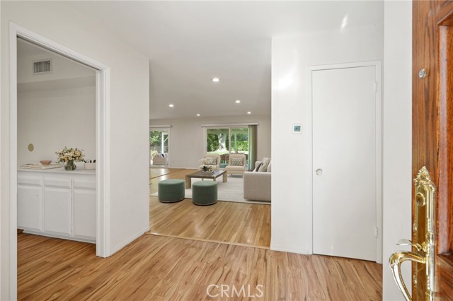 Detail Gallery Image 5 of 34 For 8313 Hillary Dr, West Hills,  CA 91304 - 4 Beds | 2 Baths