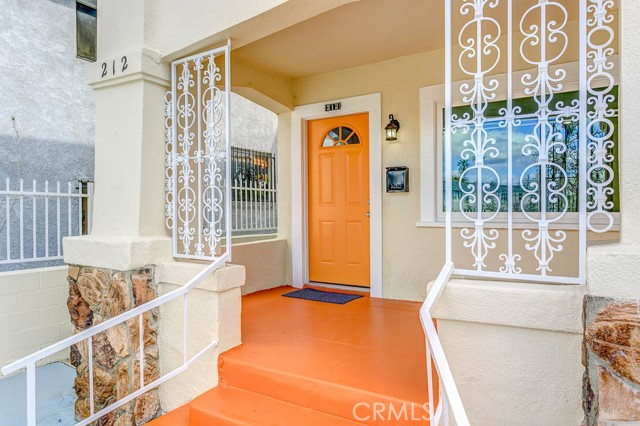 Detail Gallery Image 5 of 17 For 212 S Hoover St, Los Angeles,  CA 90004 - 2 Beds | 1 Baths