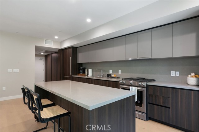 Detail Gallery Image 6 of 36 For 39 S Los Robles #3019,  Pasadena,  CA 91101 - 2 Beds | 2/1 Baths