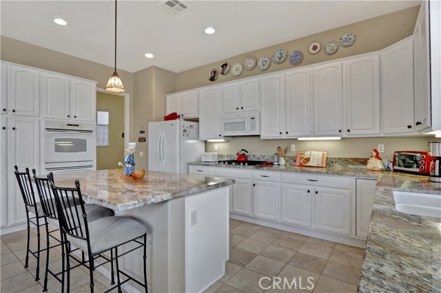 Detail Gallery Image 18 of 48 For 1589 Castle Pines Ln, Beaumont,  CA 92223 - 2 Beds | 2/1 Baths