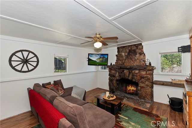 Detail Gallery Image 15 of 59 For 746 Talmadge Rd, Big Bear Lake,  CA 92315 - 3 Beds | 2/1 Baths