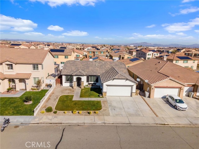 Detail Gallery Image 2 of 39 For 12962 Tehachapi St, Hesperia,  CA 92344 - 4 Beds | 2 Baths