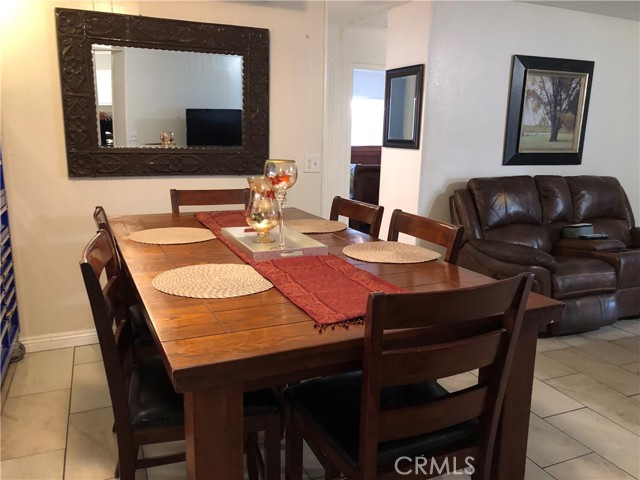 Detail Gallery Image 8 of 22 For 4901 Green River #113,  Corona,  CA 92878 - 4 Beds | 2 Baths