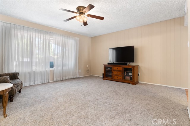 3419 Crest Drive, Bakersfield CA: https://media.crmls.org/medias/29f3f8ef-7d91-4039-a4d8-4b54ddae2864.jpg