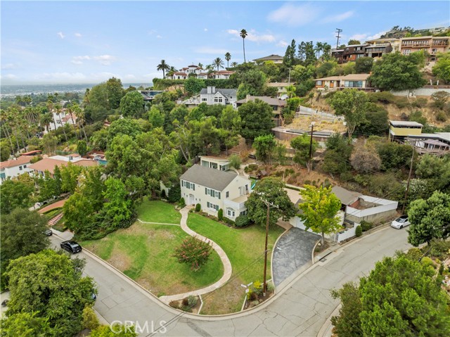 1627 Arbor Drive photo 4