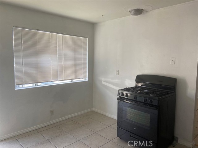 Detail Gallery Image 6 of 6 For 1224 W 11th St #C,  Pomona,  CA 91766 - 2 Beds | 1 Baths