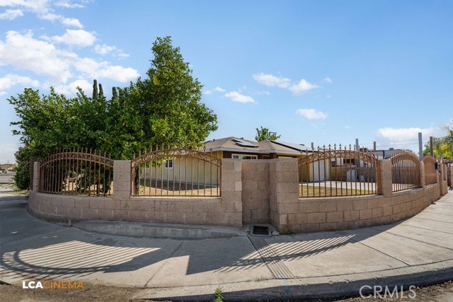 2116 Potomac, Bakersfield CA: https://media.crmls.org/medias/29f65735-8876-4eb3-b151-5ff6ab09b82a.jpg