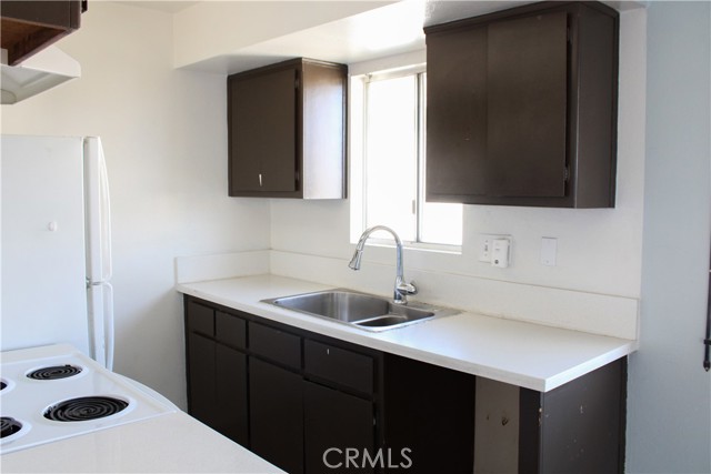 Detail Gallery Image 5 of 8 For 3471 20th, Highland,  CA 92346 - 2 Beds | 1 Baths