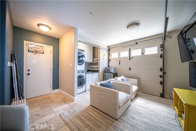 Detail Gallery Image 32 of 38 For 36 Pomona Ave, Long Beach,  CA 90803 - 3 Beds | 3 Baths