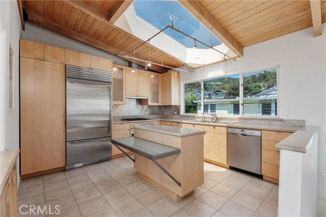 Detail Gallery Image 22 of 40 For 31685 3rd Ave, Laguna Beach,  CA 92651 - 2 Beds | 2 Baths