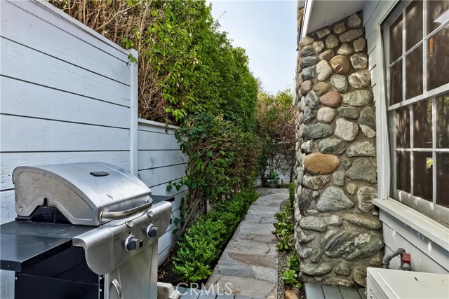 Detail Gallery Image 27 of 27 For 400 Norwich, West Hollywood,  CA 90048 - 2 Beds | 1 Baths