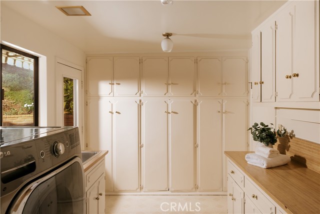 4 Bed Home for Sale in Encino, California