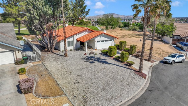 12990 Cedarbrook Lane, Victorville CA: https://media.crmls.org/medias/29f97f1f-b2ad-412a-b38e-3c9640feea14.jpg