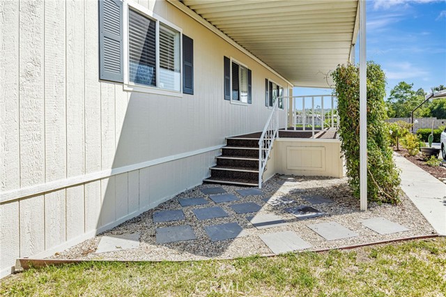 Detail Gallery Image 32 of 39 For 929 E Foothill Bld #140,  Upland,  CA 91786 - 3 Beds | 2 Baths