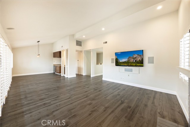 Detail Gallery Image 9 of 33 For 8052 Valle Vista, Rancho Cucamonga,  CA 91730 - 3 Beds | 3 Baths