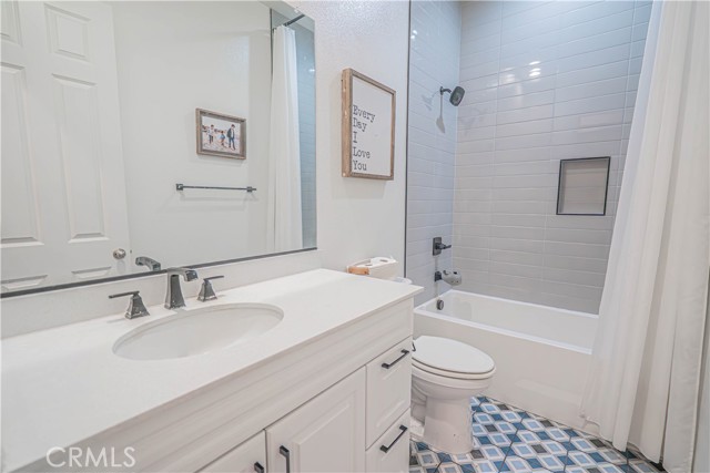 Detail Gallery Image 14 of 44 For 2111 Seville, Santa Paula,  CA 93060 - 4 Beds | 2/1 Baths