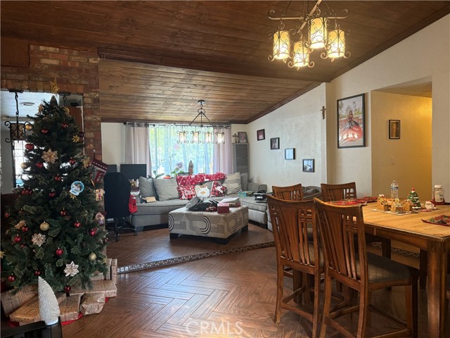 4176 Agate Street, Jurupa Valley CA: https://media.crmls.org/medias/29faf313-f0bd-47c2-b568-f7f89a115d8b.jpg