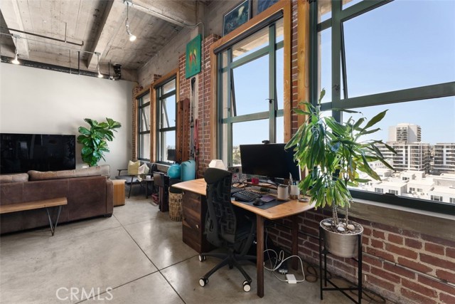 100 W 5th Street, Long Beach CA: https://media.crmls.org/medias/29fbfca9-c08f-45bb-ba12-2210e3ae11e2.jpg