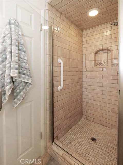 2100 Chelsea Road, Palos Verdes Estates CA: https://media.crmls.org/medias/29fc0d16-f7ab-4e26-840a-deed855d2a7f.jpg