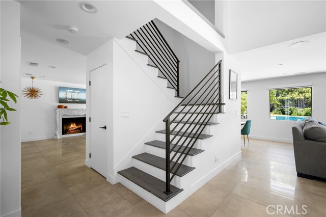 2305 Henrietta Avenue, La Crescenta CA: https://media.crmls.org/medias/29fcd6bc-e868-43d6-ad59-dbc53023c296.jpg