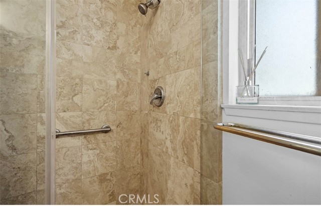5340 Edgeware Drive, Calabasas CA: https://media.crmls.org/medias/29fd251f-81fb-41ed-9999-6b98f026e579.jpg