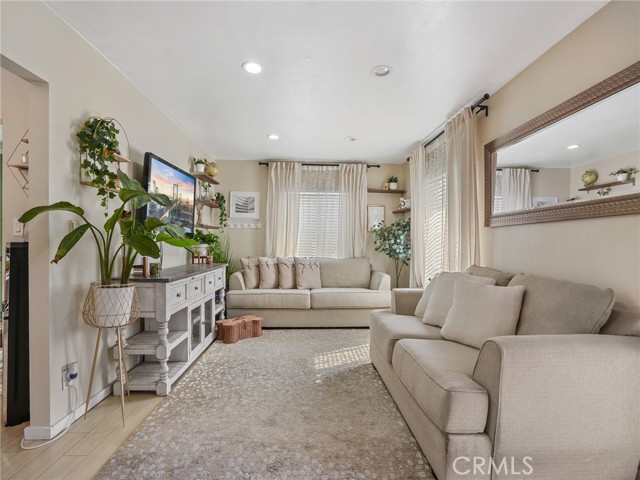Detail Gallery Image 5 of 23 For 4037 E 7th St, Long Beach,  CA 90804 - 2 Beds | 1 Baths
