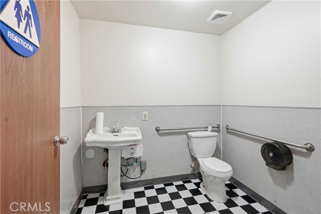  Commercial for Sale in Palmdale, California