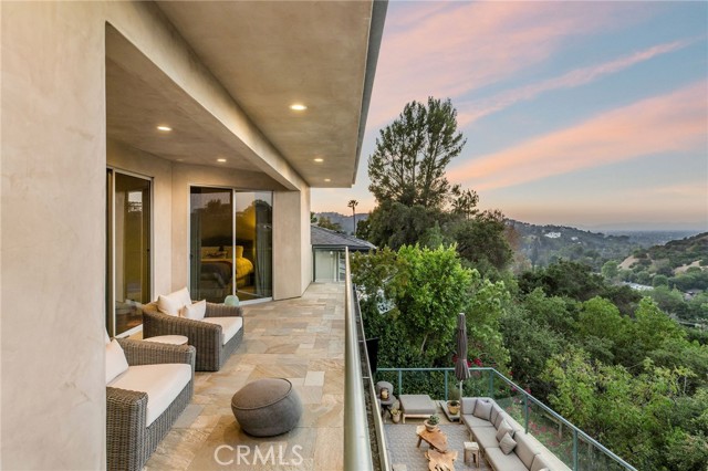 Detail Gallery Image 24 of 31 For 11527 Dona Dolores Pl, Studio City,  CA 91604 - 6 Beds | 7/1 Baths