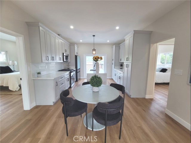 Detail Gallery Image 5 of 15 For 5414 Hillcrest, Los Angeles,  CA 90043 - 3 Beds | 2 Baths