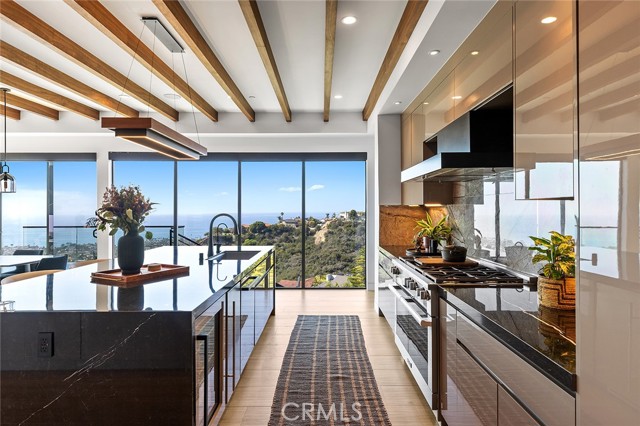 Detail Gallery Image 13 of 46 For 606 E Avenida San Juan, San Clemente,  CA 92672 - 4 Beds | 4/1 Baths