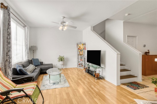 Detail Gallery Image 3 of 33 For 22754 Little Fall Ct, Saugus,  CA 91350 - 3 Beds | 3 Baths