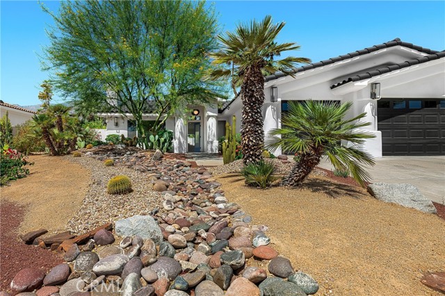 Detail Gallery Image 3 of 36 For 1525 Sonora Ct, Palm Springs,  CA 92264 - 4 Beds | 2/1 Baths