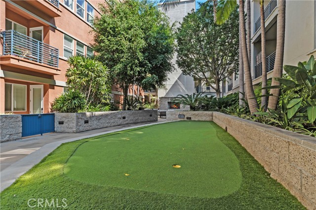300 E 4th Street, Long Beach CA: https://media.crmls.org/medias/2a00205a-b894-47a3-af24-2a25e27f57cd.jpg