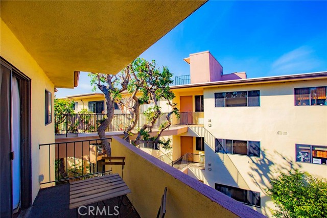 Detail Gallery Image 1 of 1 For 5000 S Centinela Ave #306,  Los Angeles,  CA 90066 - 1 Beds | 1 Baths